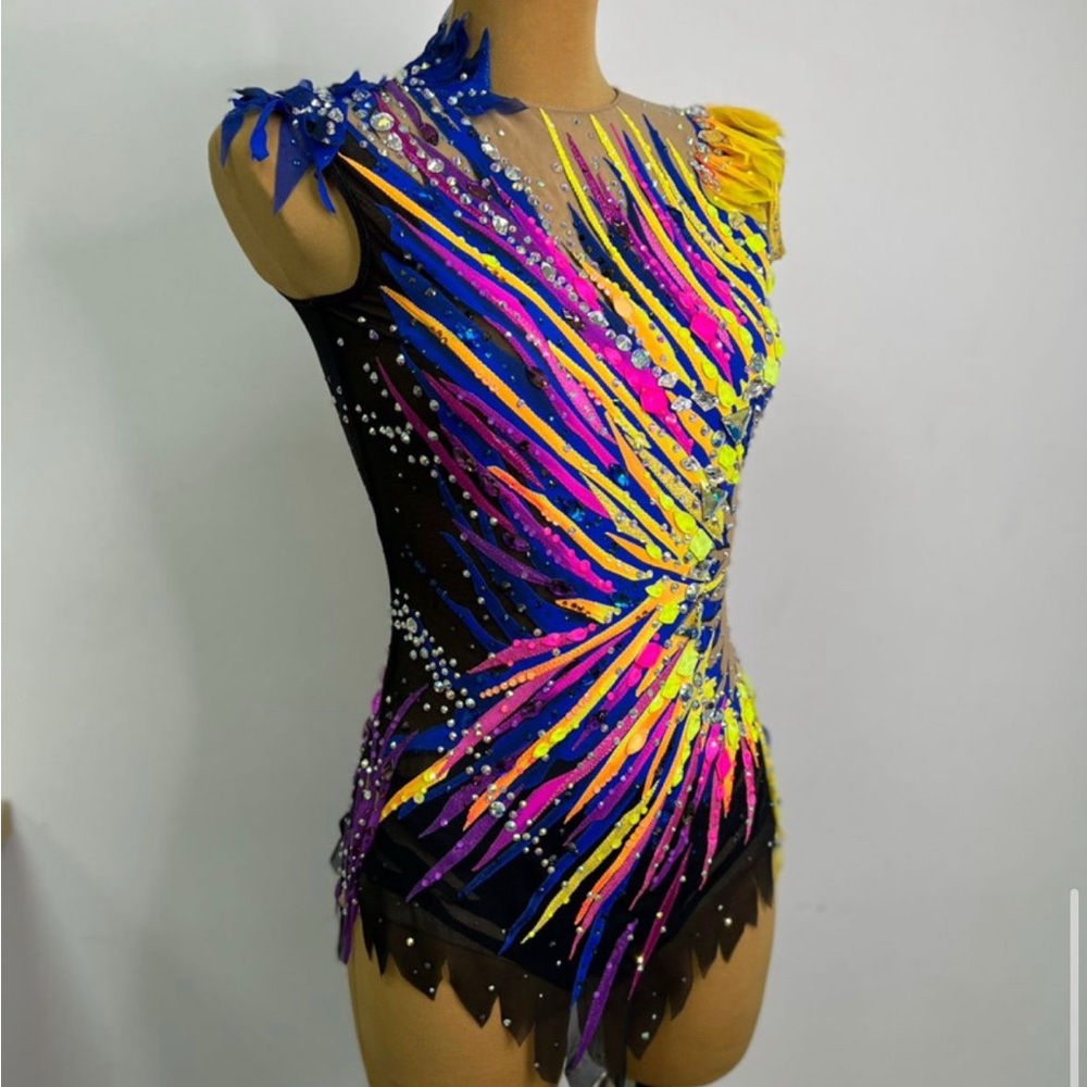 Rhythmic gymnastics leotard